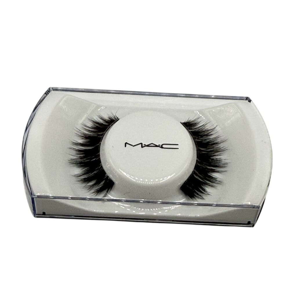 MAC 83 Siren False Eyelashes Dramatic Wispy Lash New In Case 1 Pair